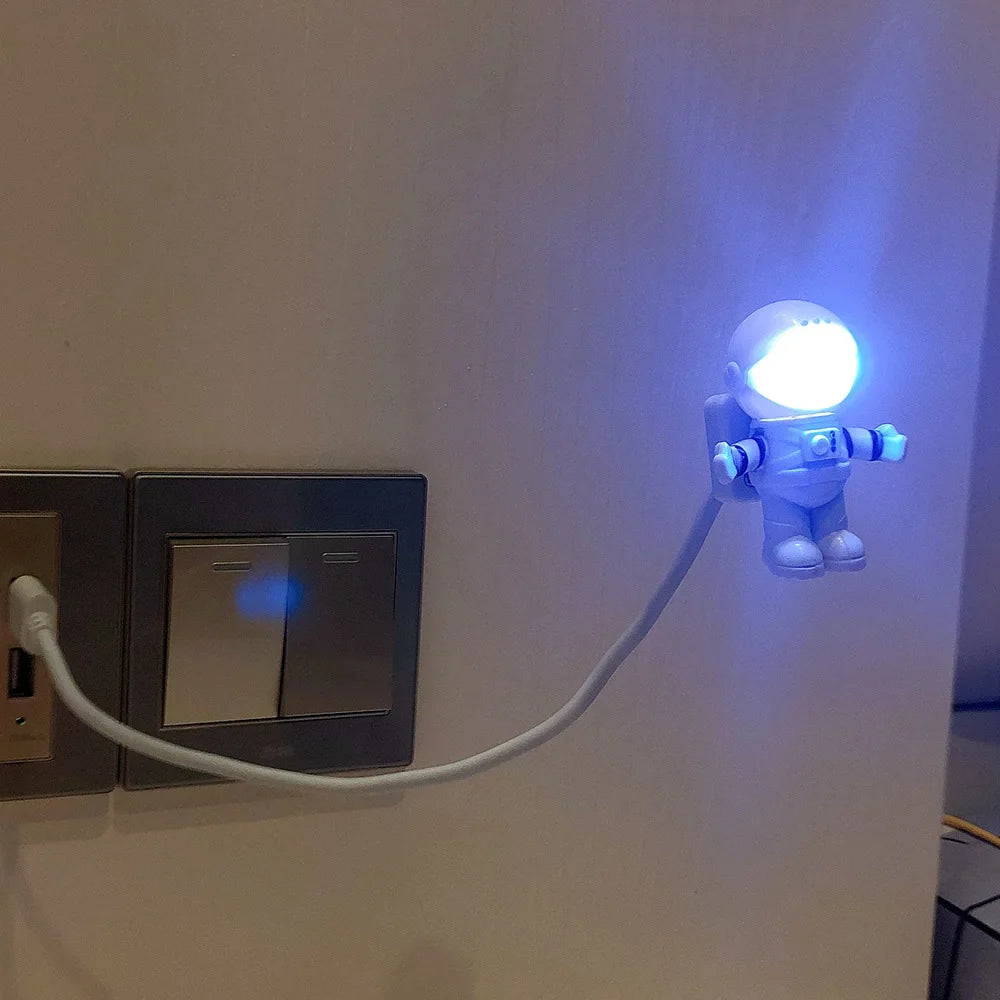 Przenośna lampka LED USB, astronauta, do czytania i biurka